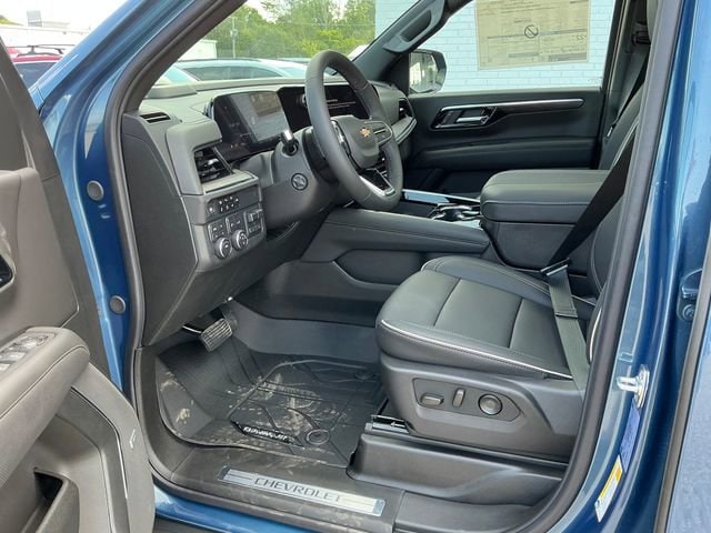 2025 Chevrolet Suburban Premier - Photo 12