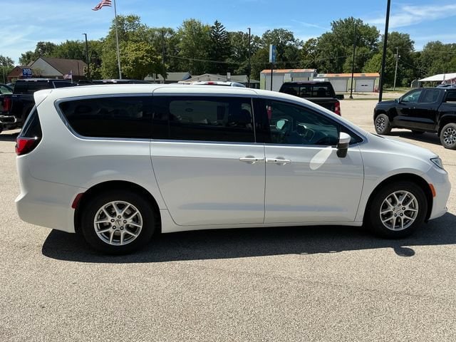 2023 Chrysler Pacifica Touring - Photo 18