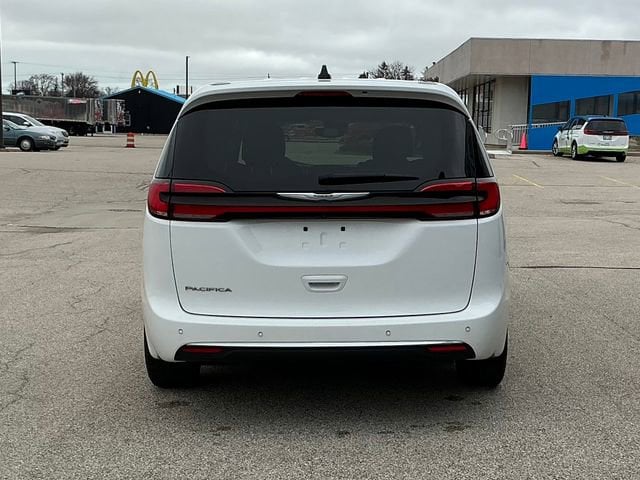 2023 Chrysler Pacifica Touring - Photo 20