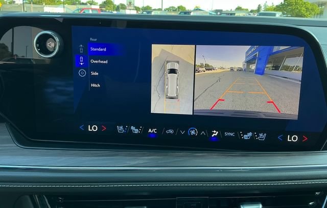 2025 Chevrolet Suburban Premier - Photo 8