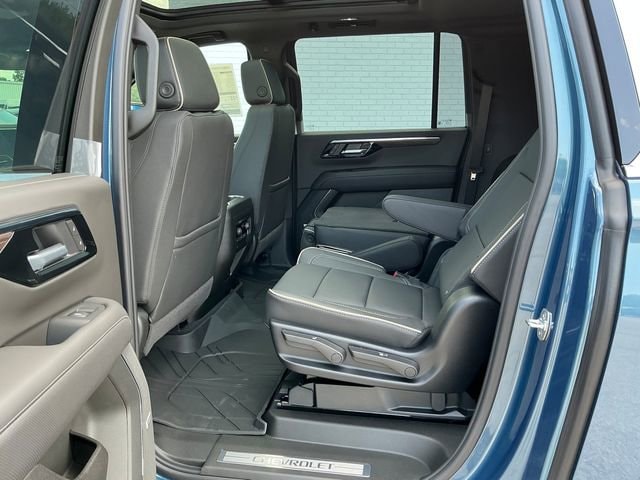 2025 Chevrolet Suburban Premier - Photo 14