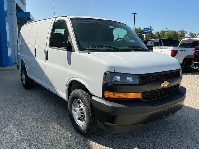 2026 Chevrolet Express Cargo Work Van - Photo 16