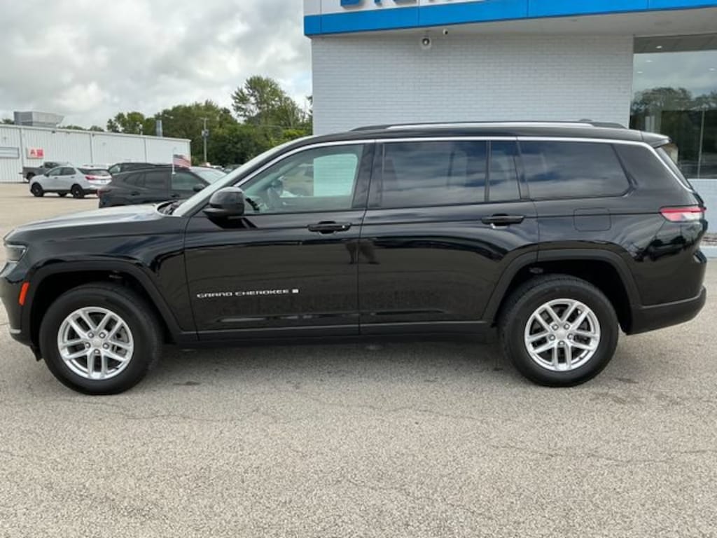 Used 2023 Jeep Grand Cherokee L Laredo 4x4 SUV