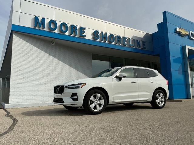 2022 Volvo XC60 B5 Momentum AWD's photo