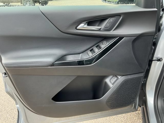2027 Chevrolet Equinox LT - Photo 12