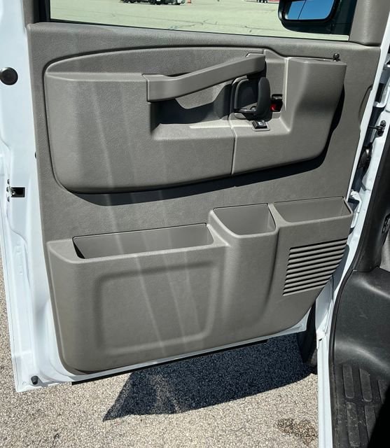 2026 Chevrolet Express Cargo Work Van - Photo 7