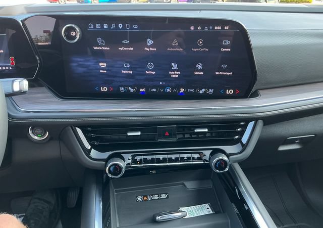 2025 Chevrolet Suburban Premier - Photo 7