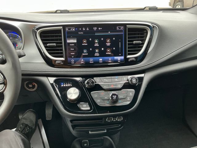 2023 Chrysler Pacifica Touring - Photo 7