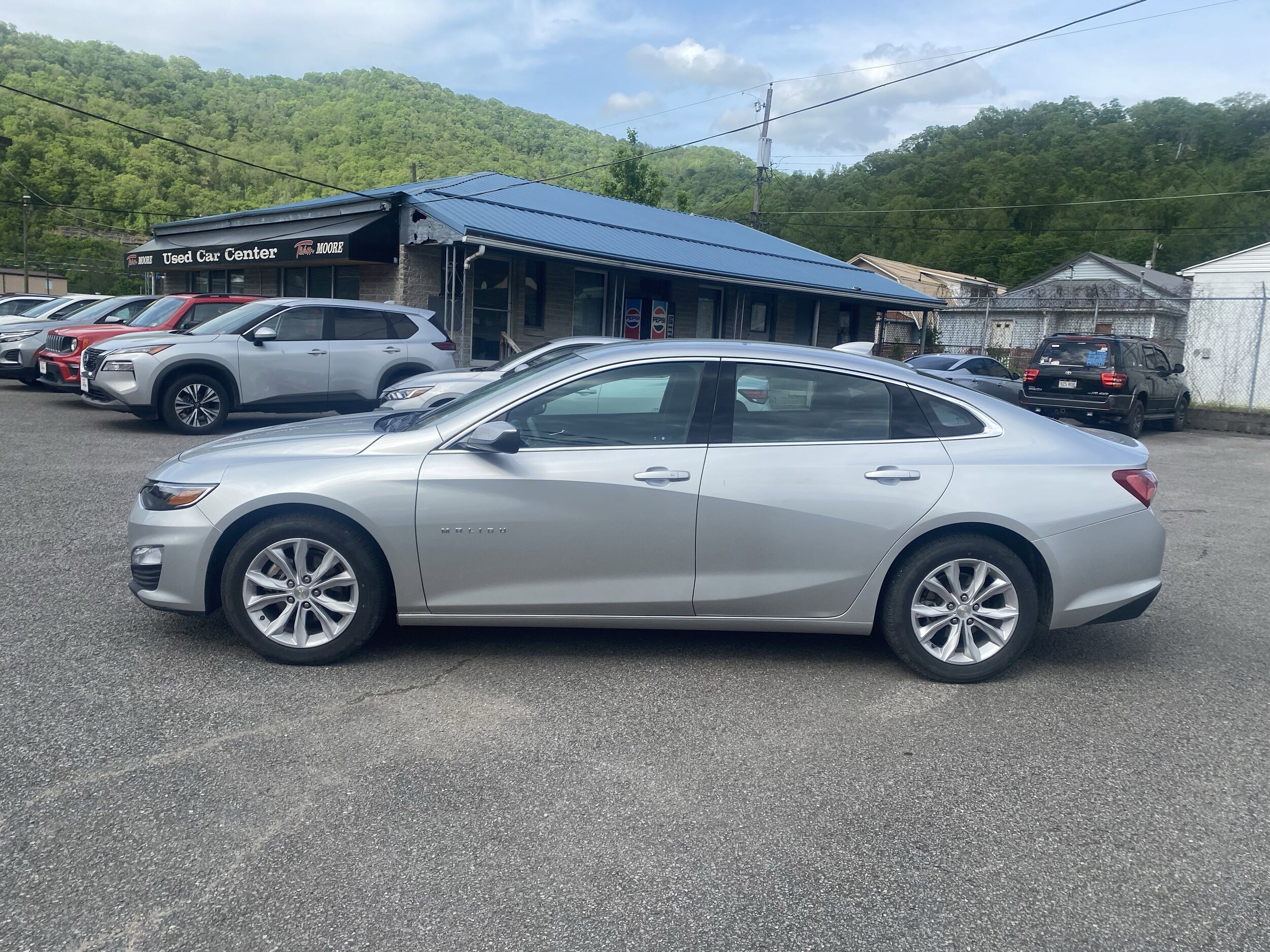 2022 Chevrolet Malibu 1LT photo 4
