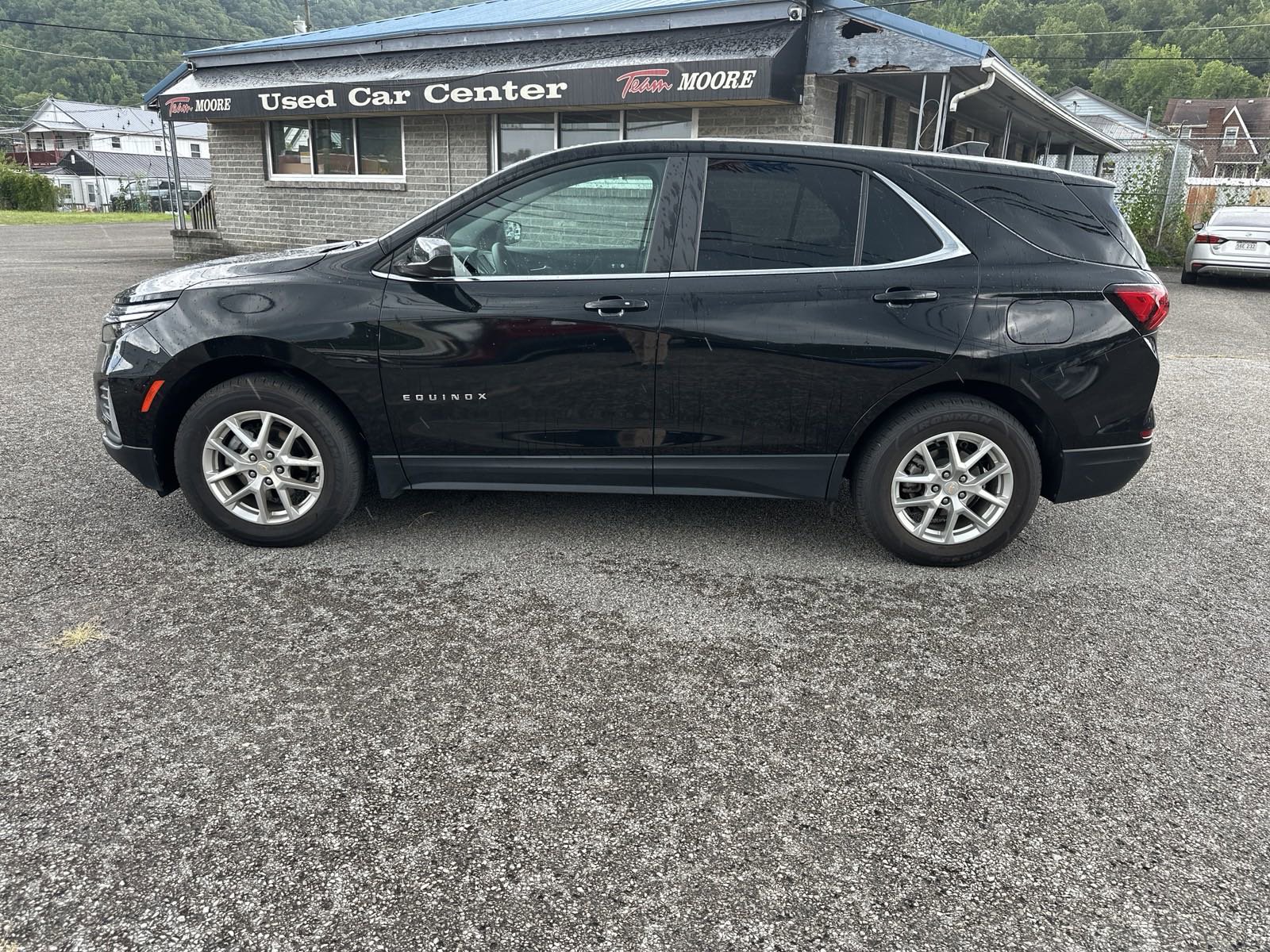 Used 2022 Chevrolet Equinox LT with VIN 3GNAXUEV4NL136838 for sale in Williamson, WV