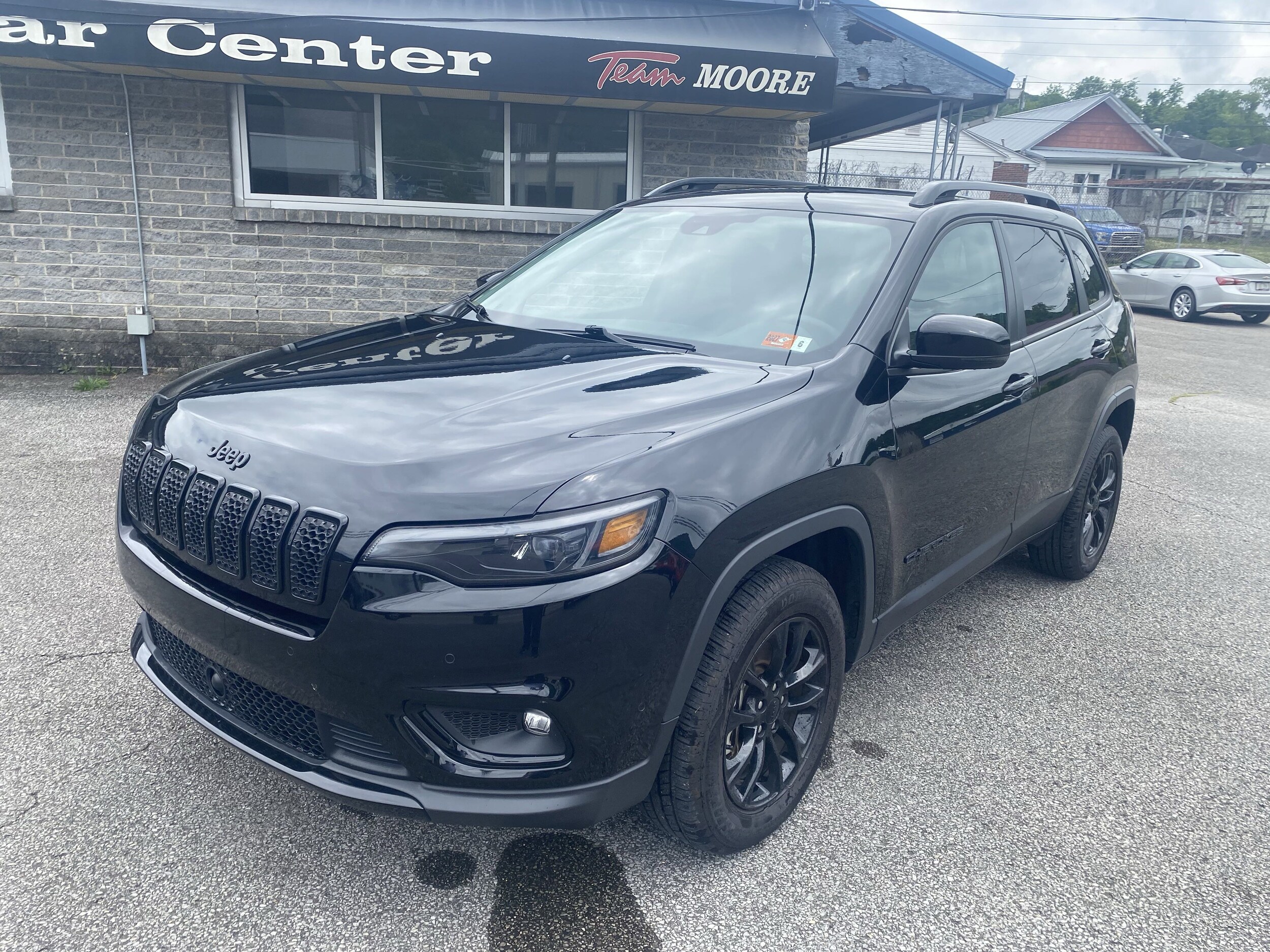 2023 Jeep Cherokee Altitude Lux photo 3