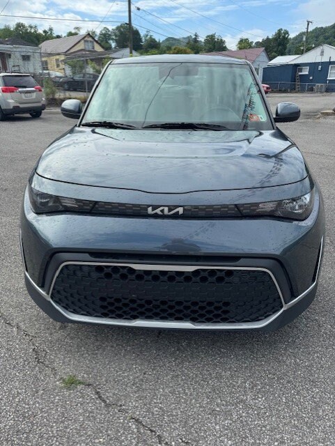 2023 Kia Soul LX photo 2