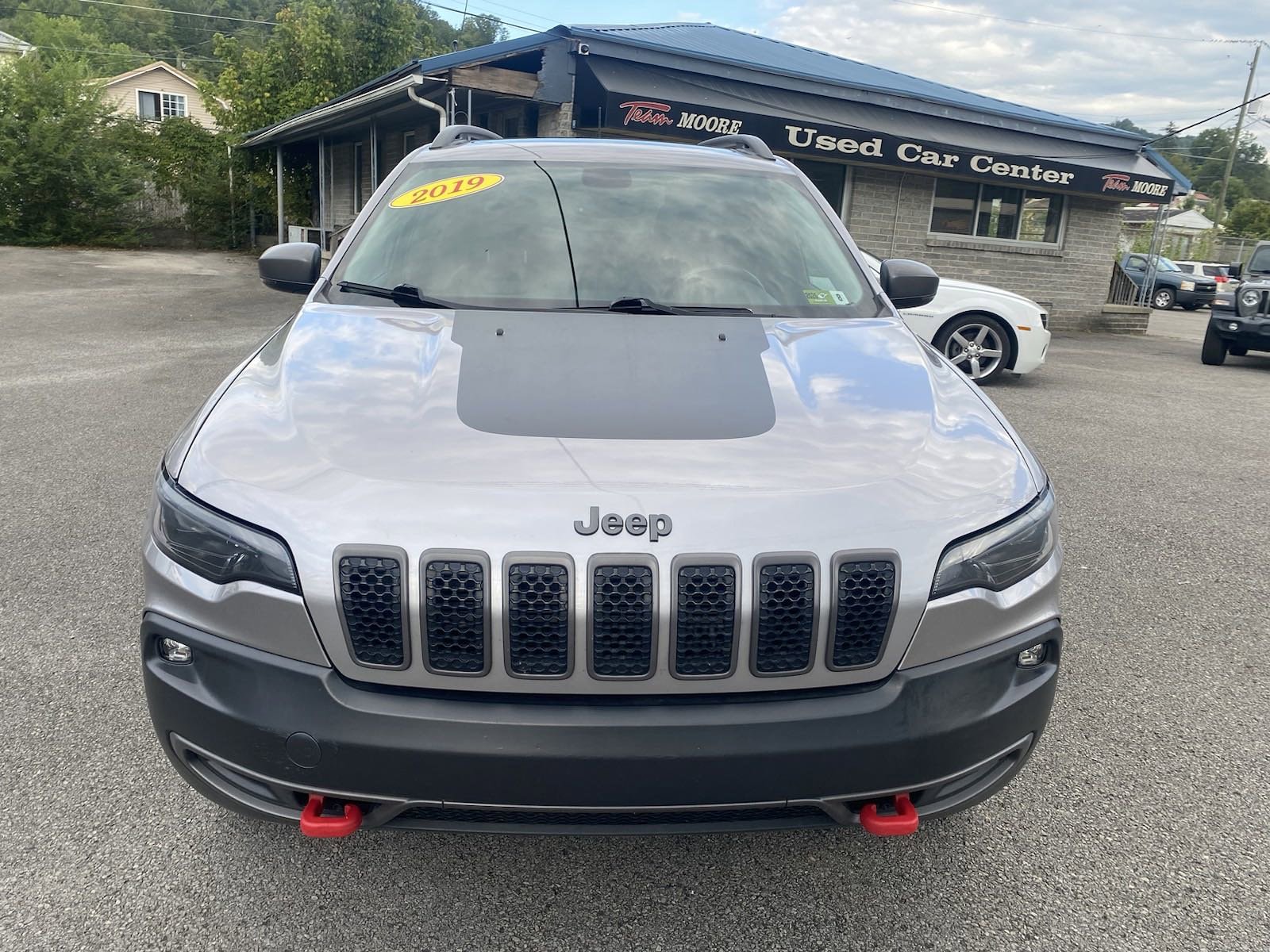 Used 2019 Jeep Cherokee Trailhawk with VIN 1C4PJMBXXKD421751 for sale in Williamson, WV