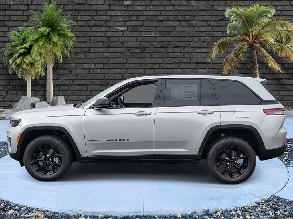 New 2025 Jeep Grand Cherokee Altitude Sport Utility