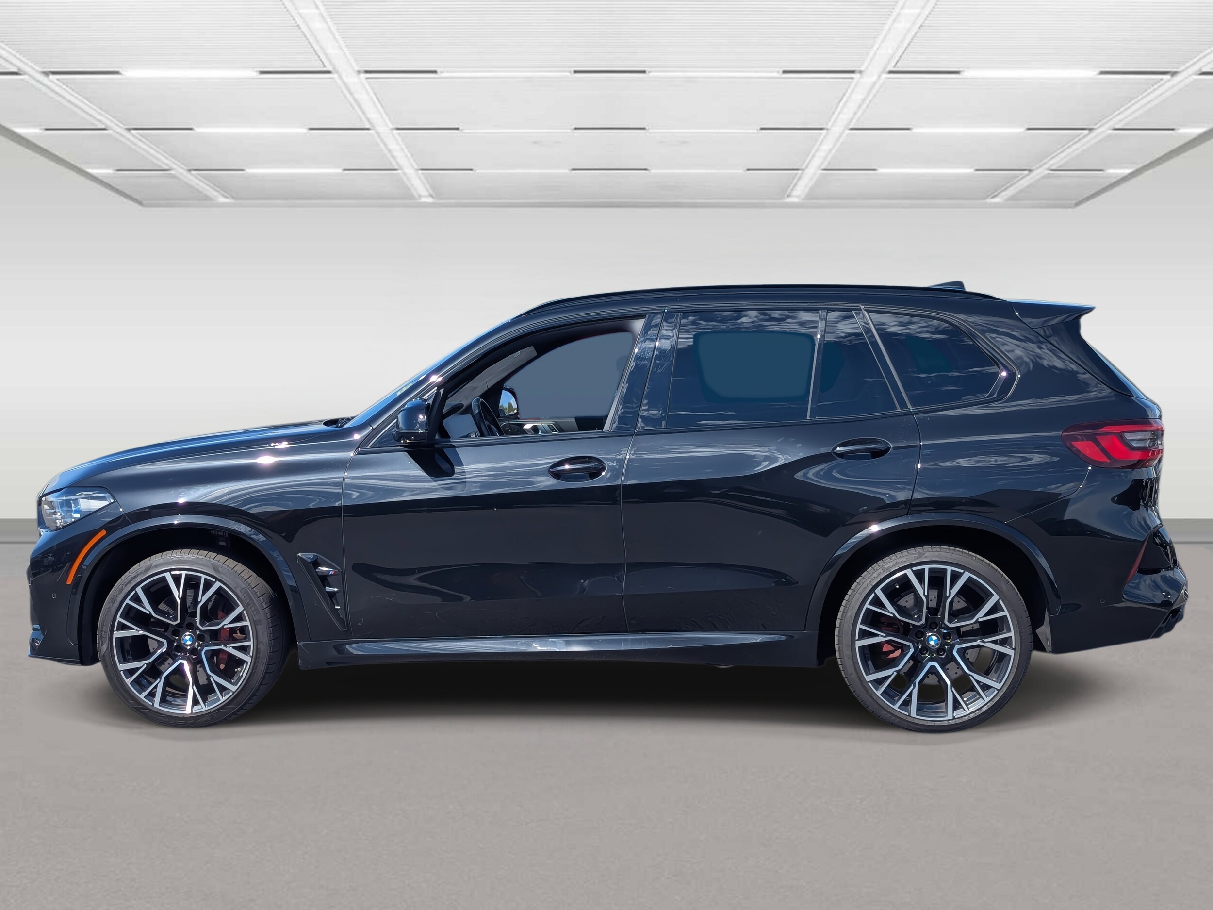 2022 Bmw X5 M photo 2