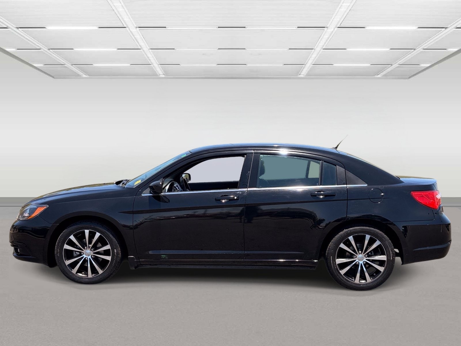 Used 2014 Chrysler 200 Touring with VIN 1C3CCBBGXEN159536 for sale in Peoria, AZ