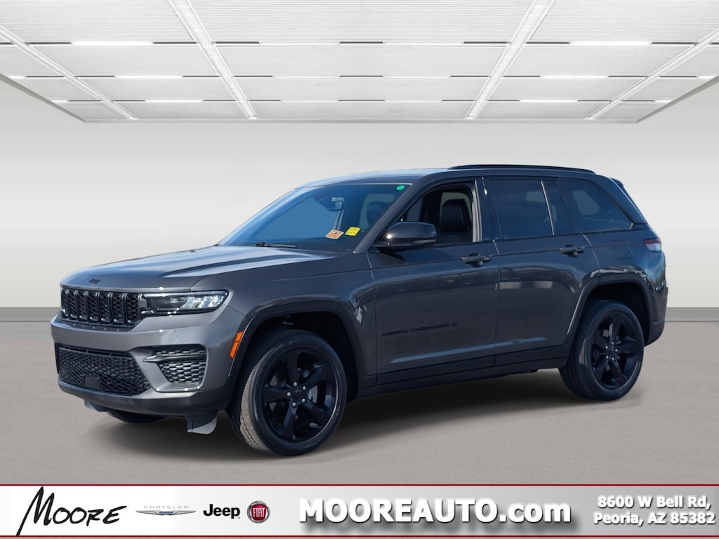 Used 2023 Jeep Grand Cherokee Laredo SUV