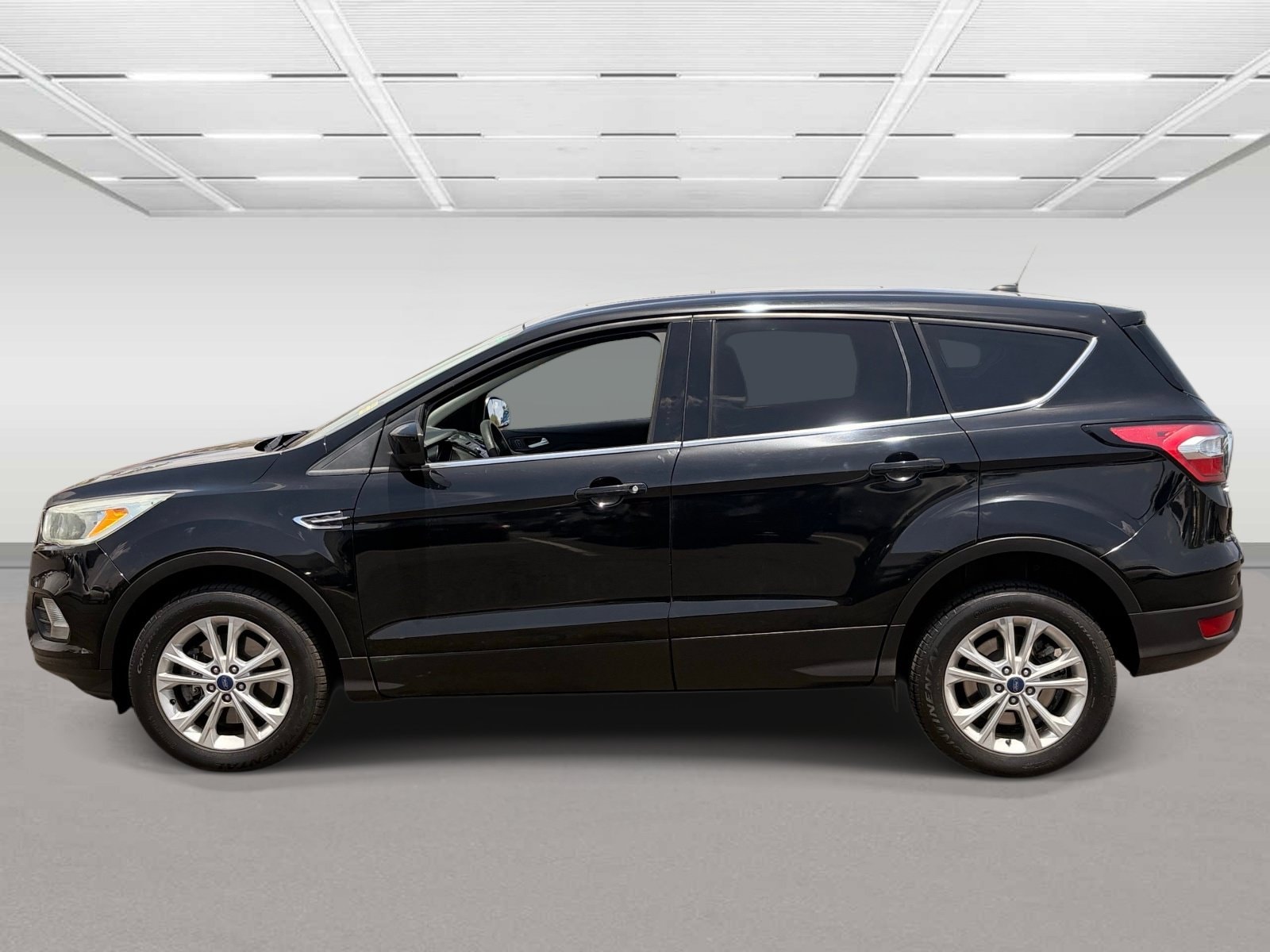 Used 2017 Ford Escape SE with VIN 1FMCU0G96HUB91865 for sale in Peoria, AZ