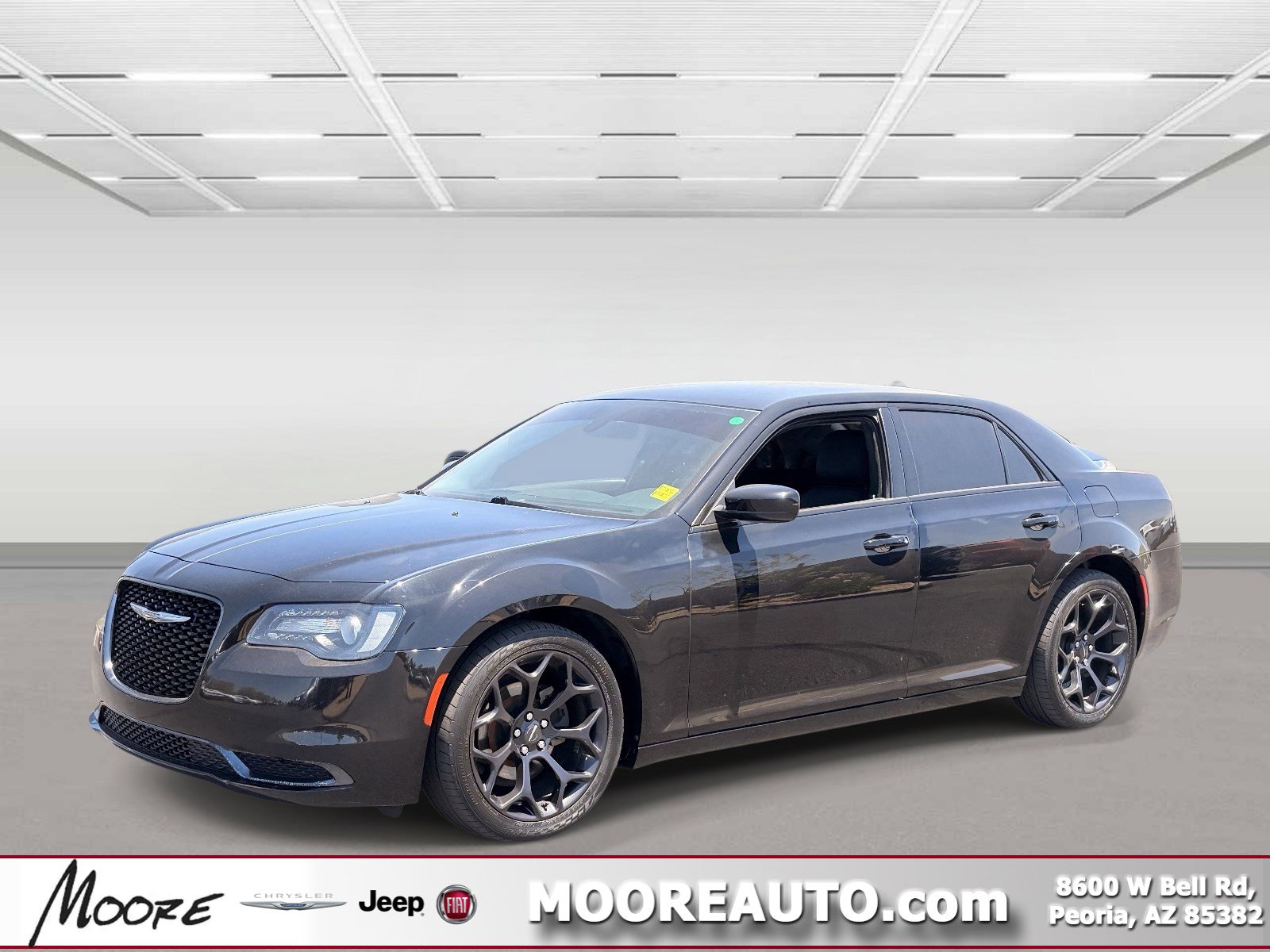 2019 Chrysler 300 Touring's photo