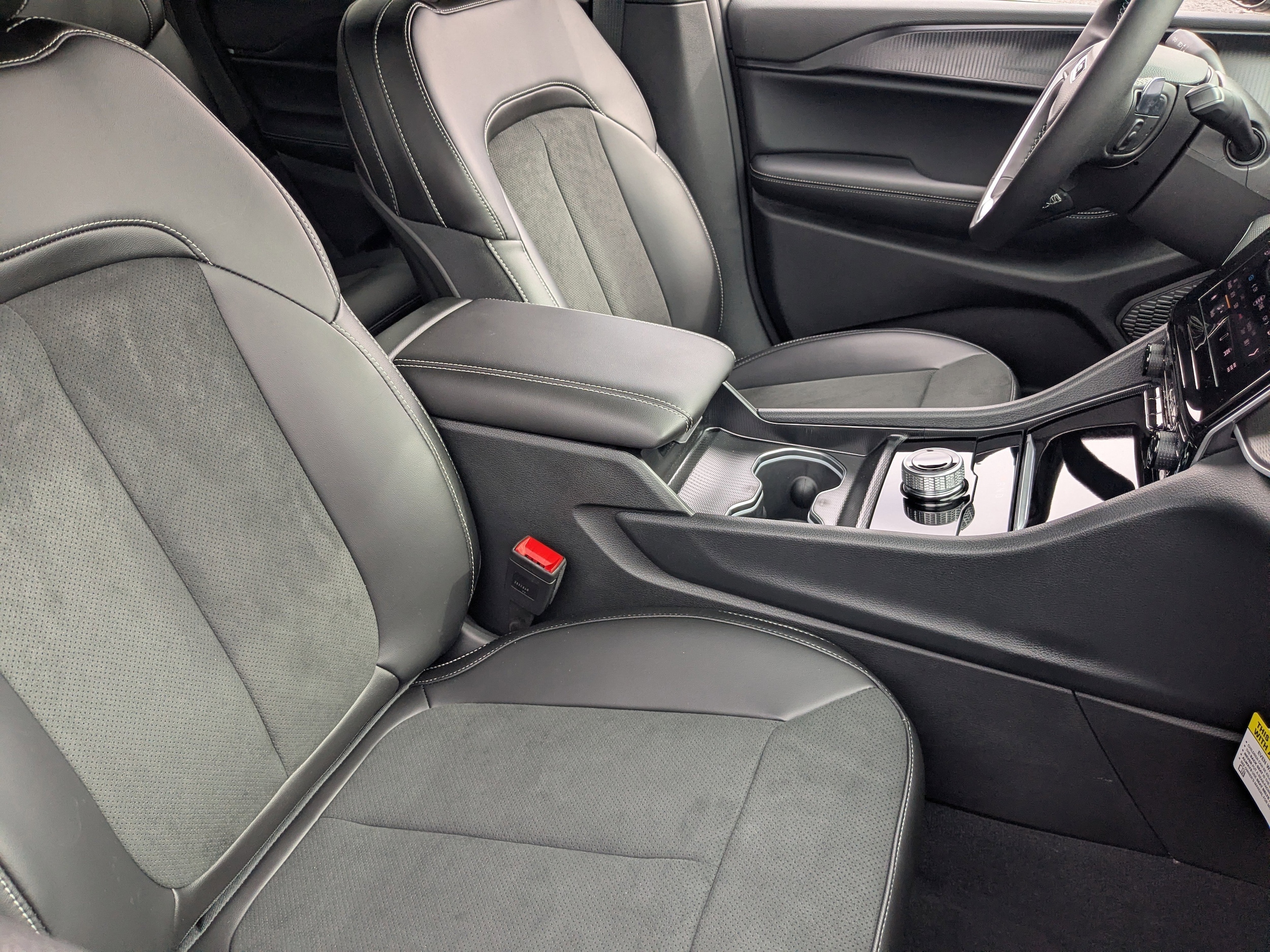 2025 Jeep Grand Cherokee Altitude - Photo 12