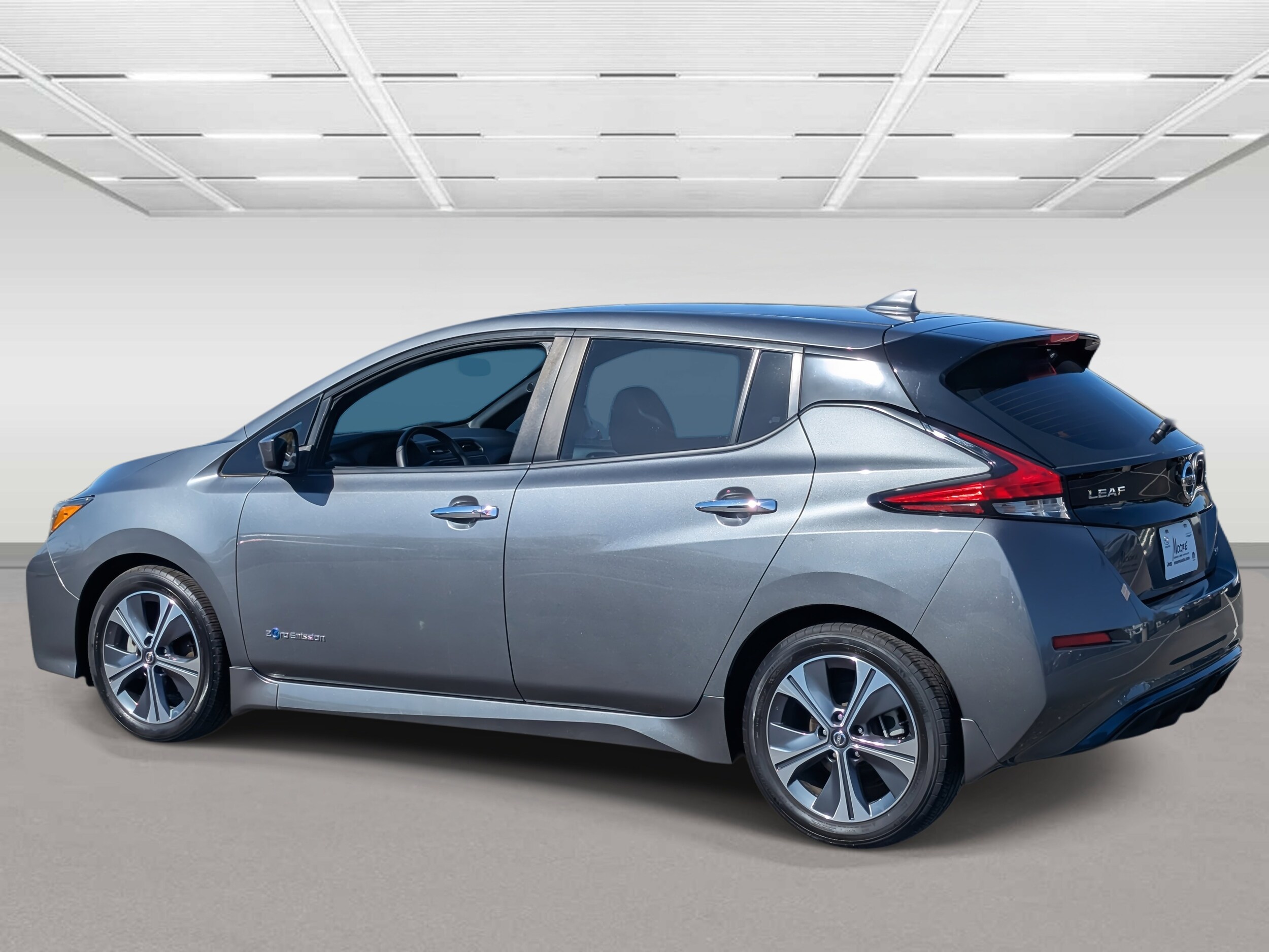 2018 Nissan Leaf SV photo 3