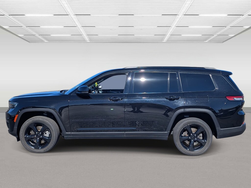 Used 2022 Jeep New Grand Cherokee Laredo SUV