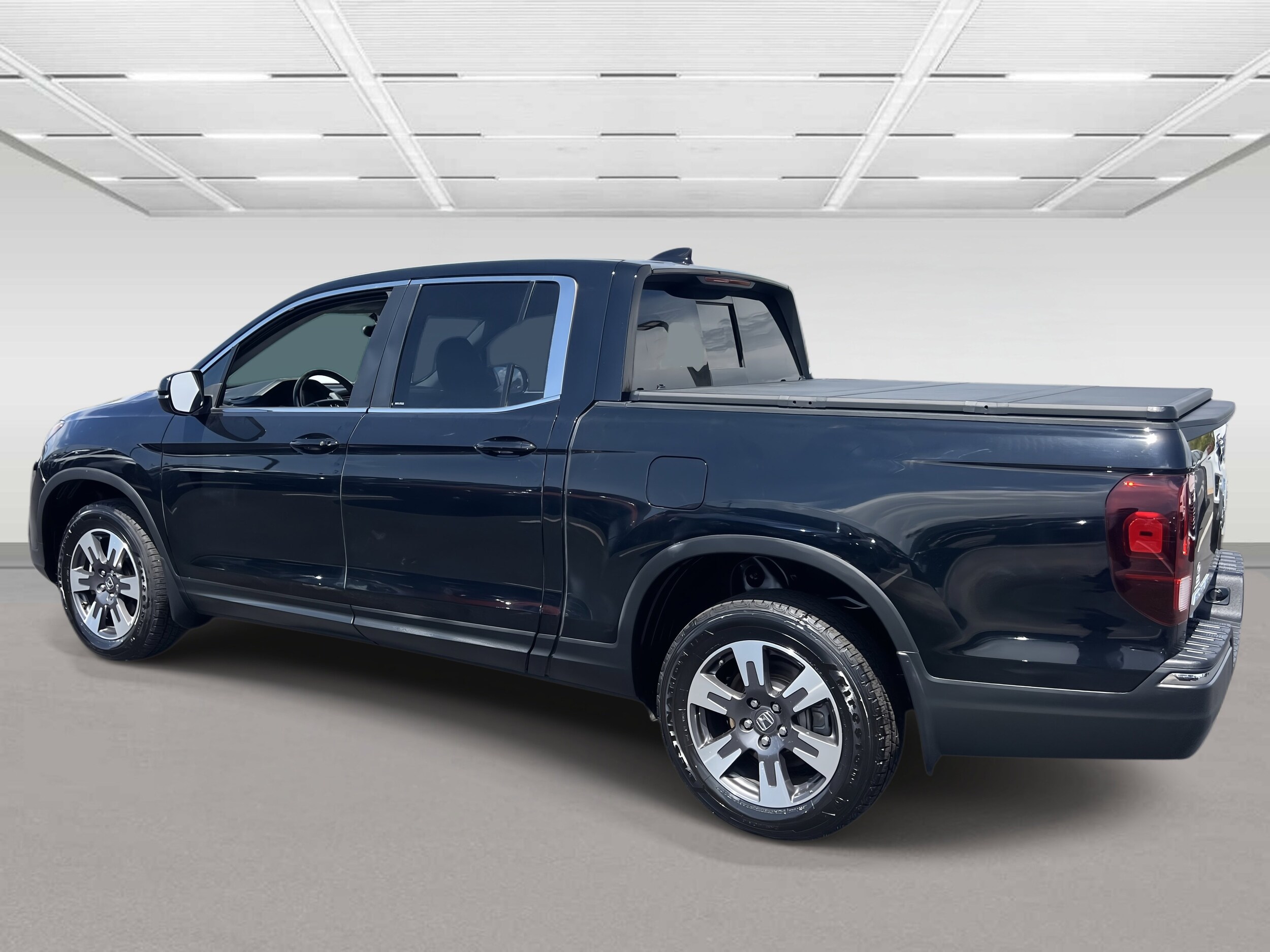 2019 Honda Ridgeline RTL photo 3
