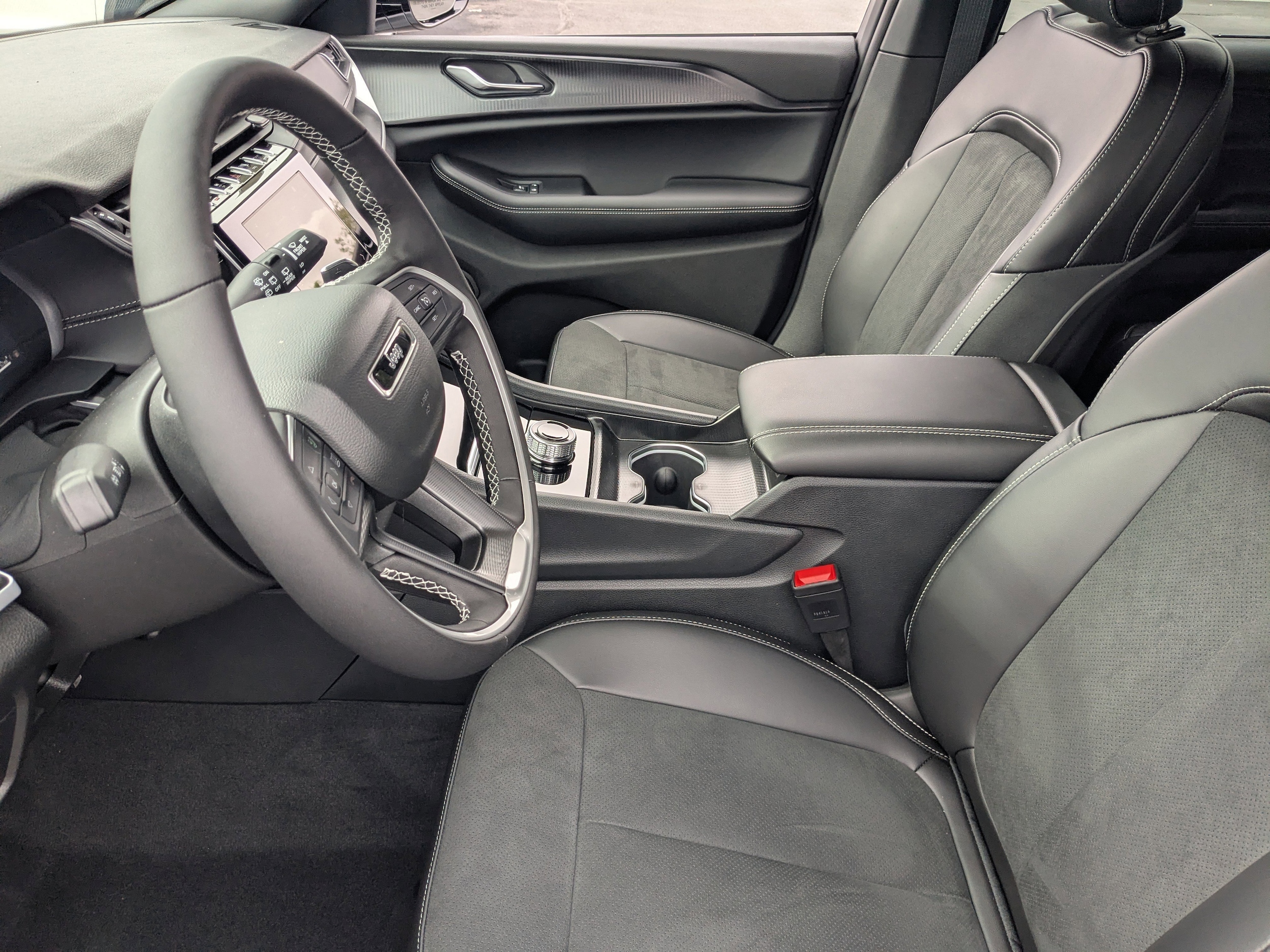 2025 Jeep Grand Cherokee Altitude - Photo 19