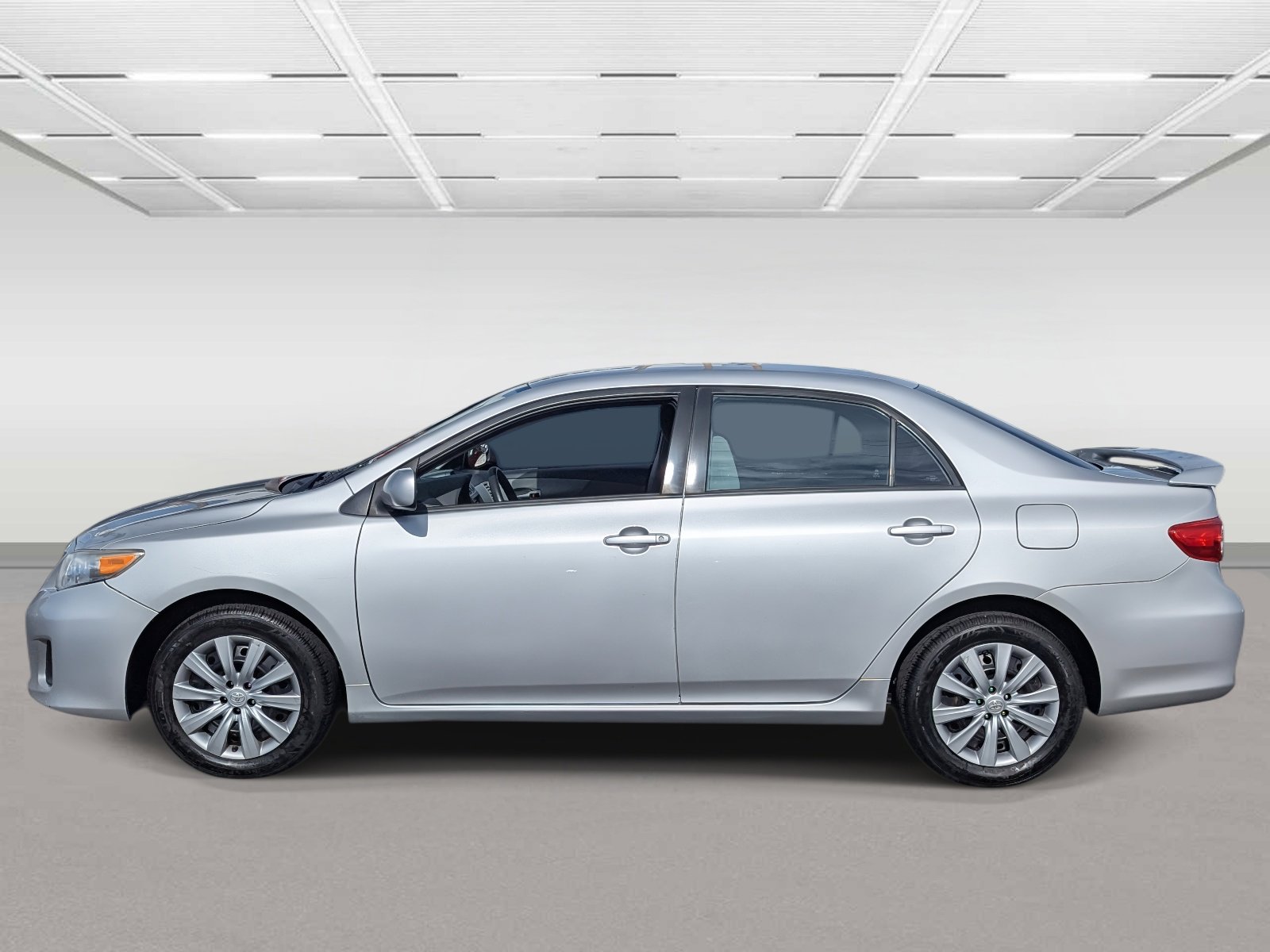 2012 Toyota Corolla photo 2