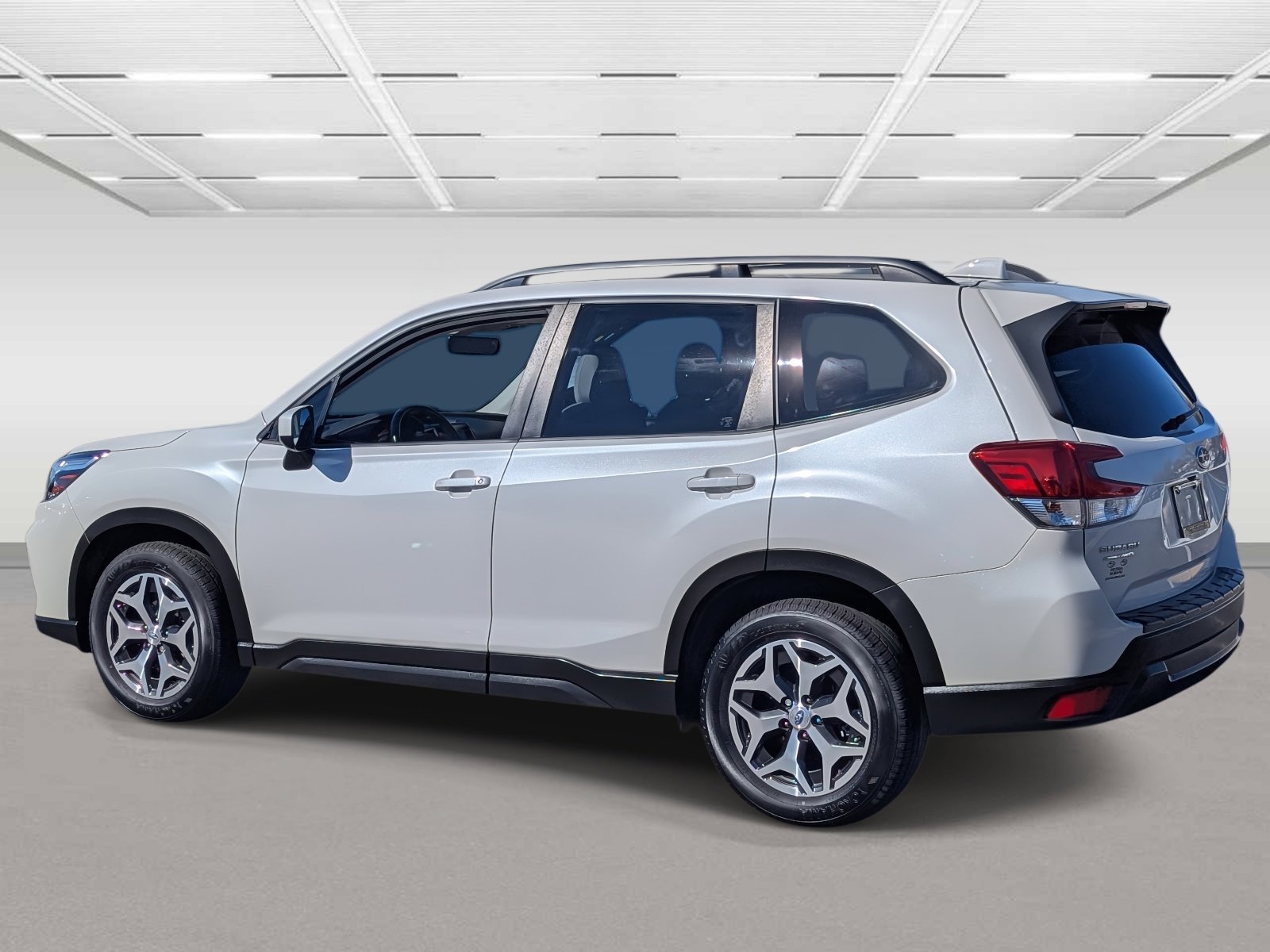 2021 Subaru Forester Premium photo 3