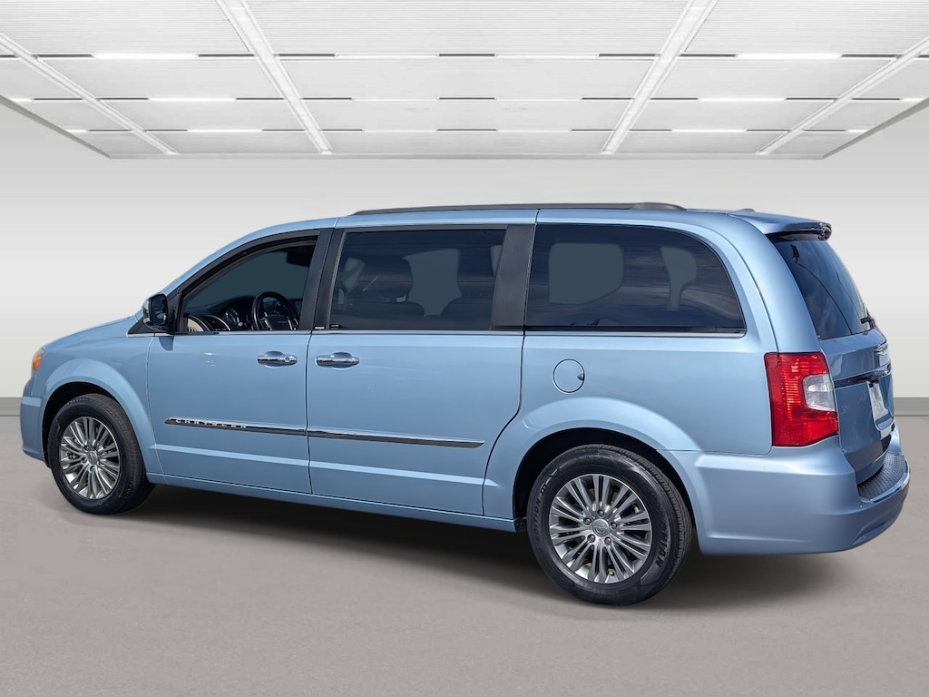 Used 2013 Chrysler Town & Country Touring-L Van