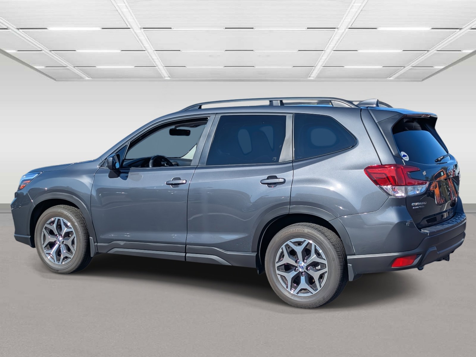 2021 Subaru Forester Premium photo 3