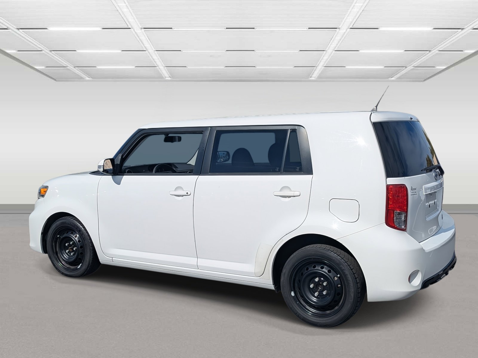 2015 Scion xB Base photo 3