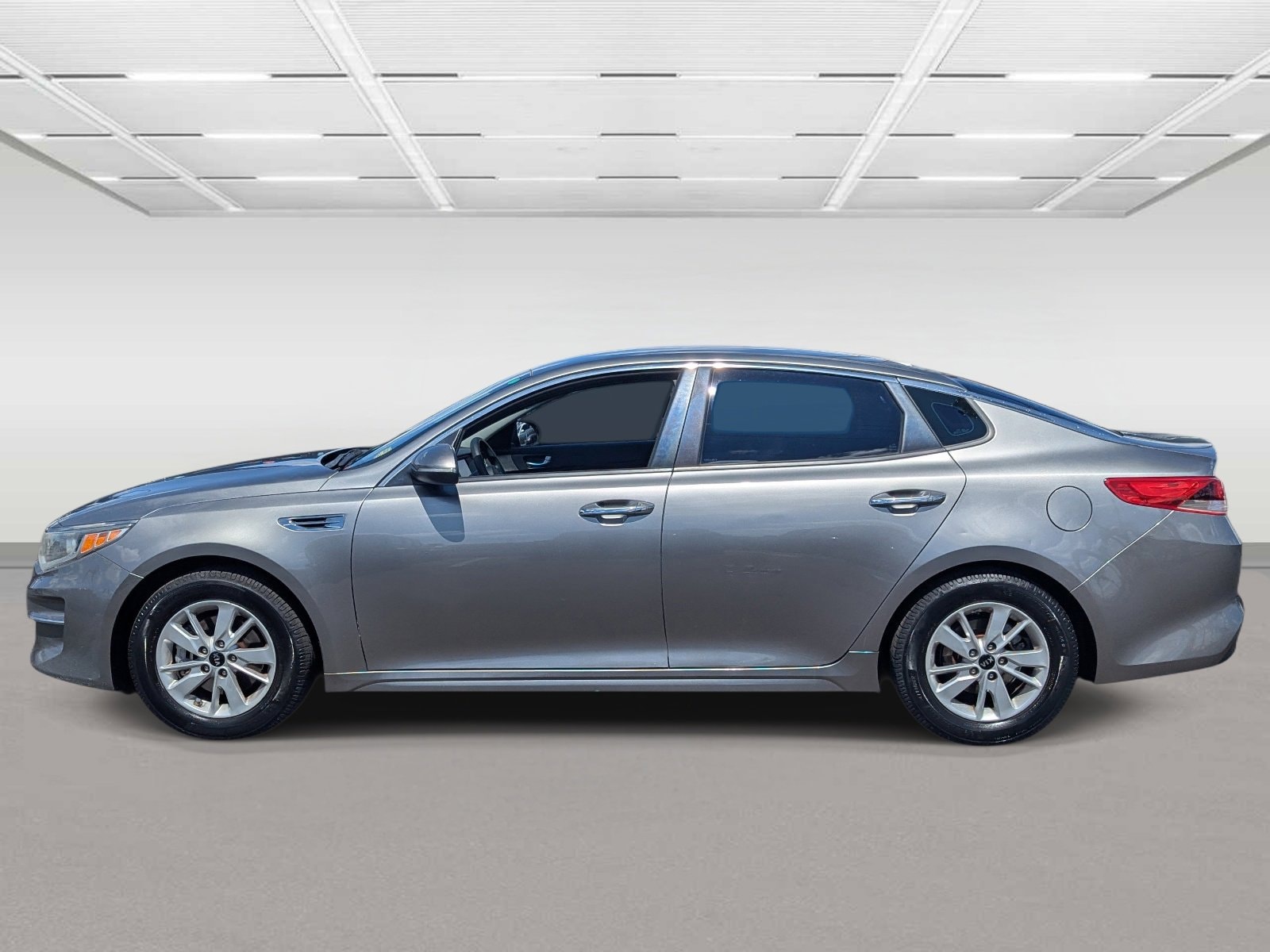 Used 2018 Kia Optima LX with VIN 5XXGT4L36JG245579 for sale in Peoria, AZ