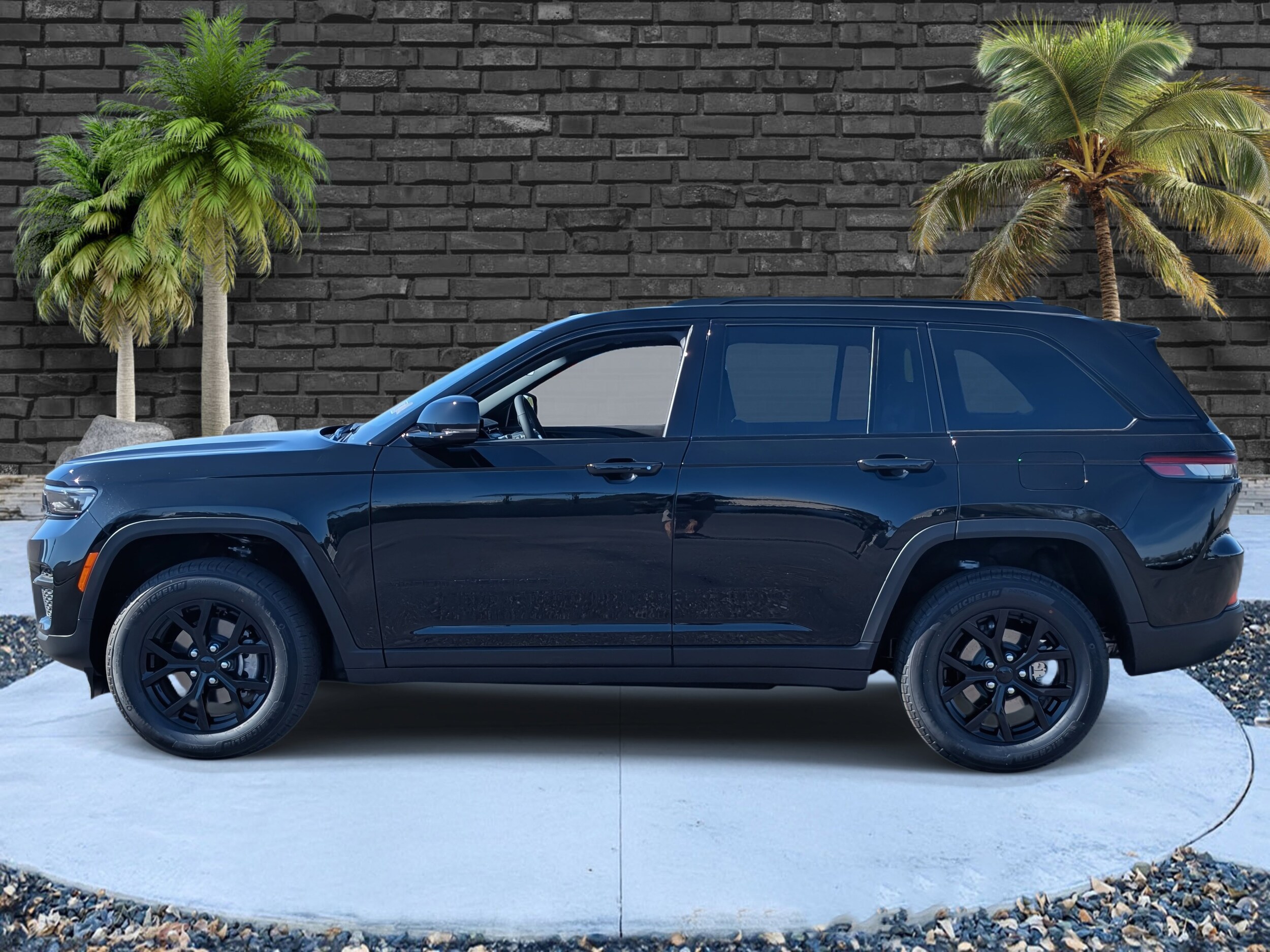 2025 Jeep Grand Cherokee Altitude Sport photo 4