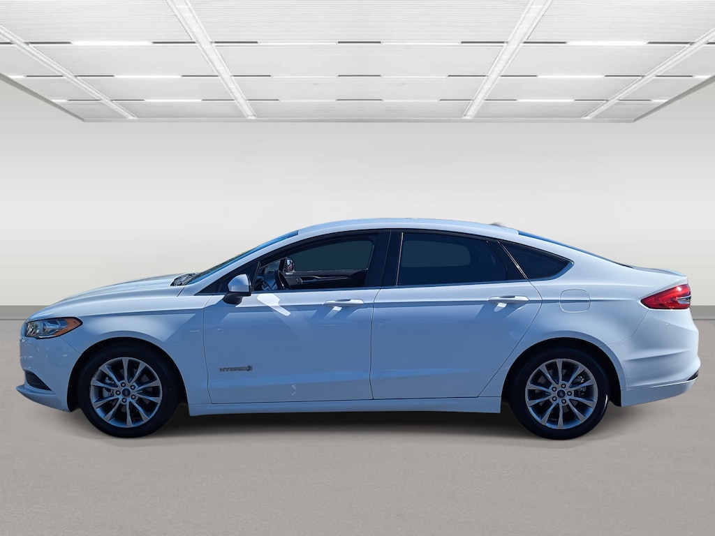 Used 2017 Ford Fusion Hybrid SE Sedan