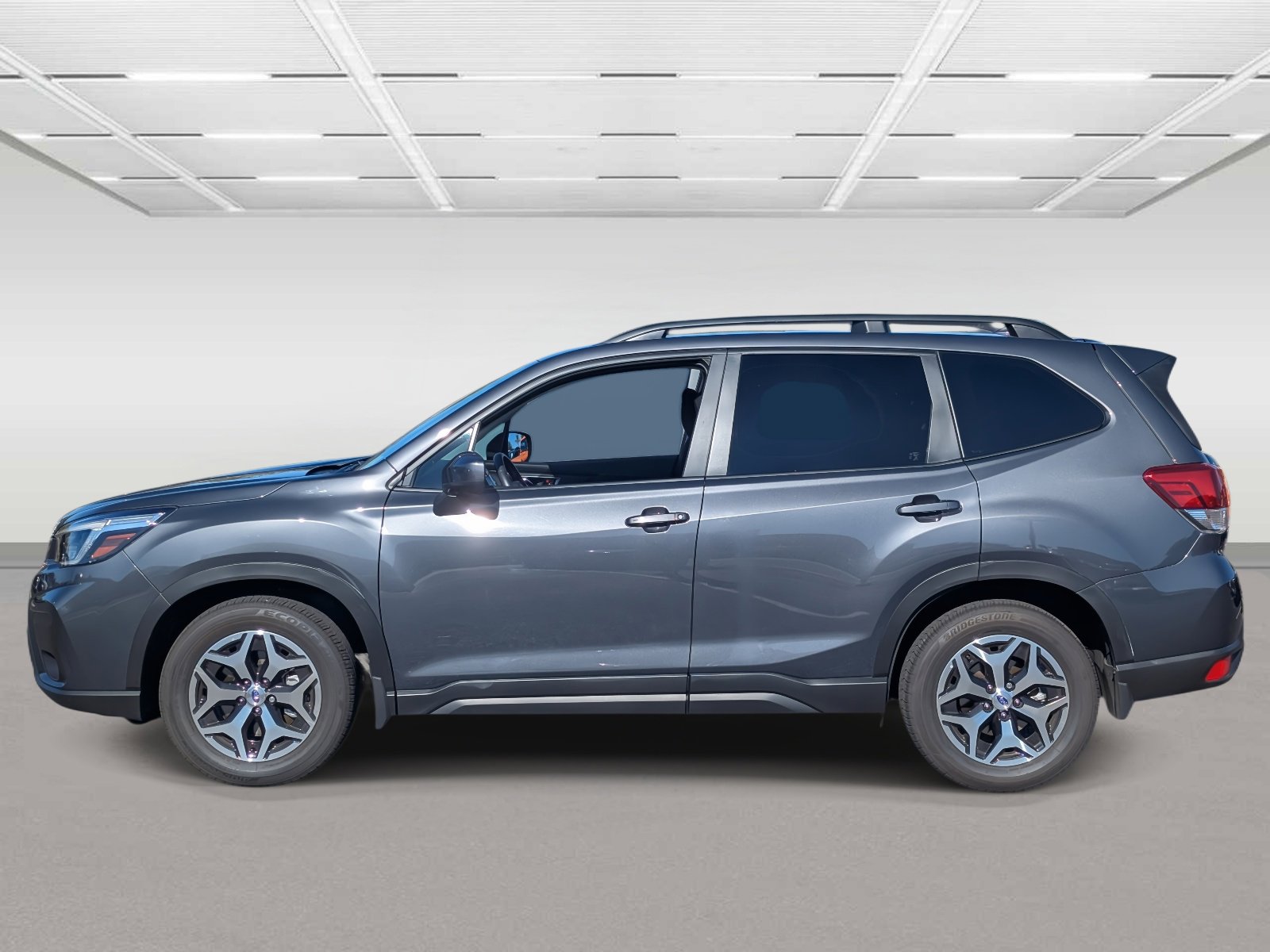 2021 Subaru Forester Premium photo 2