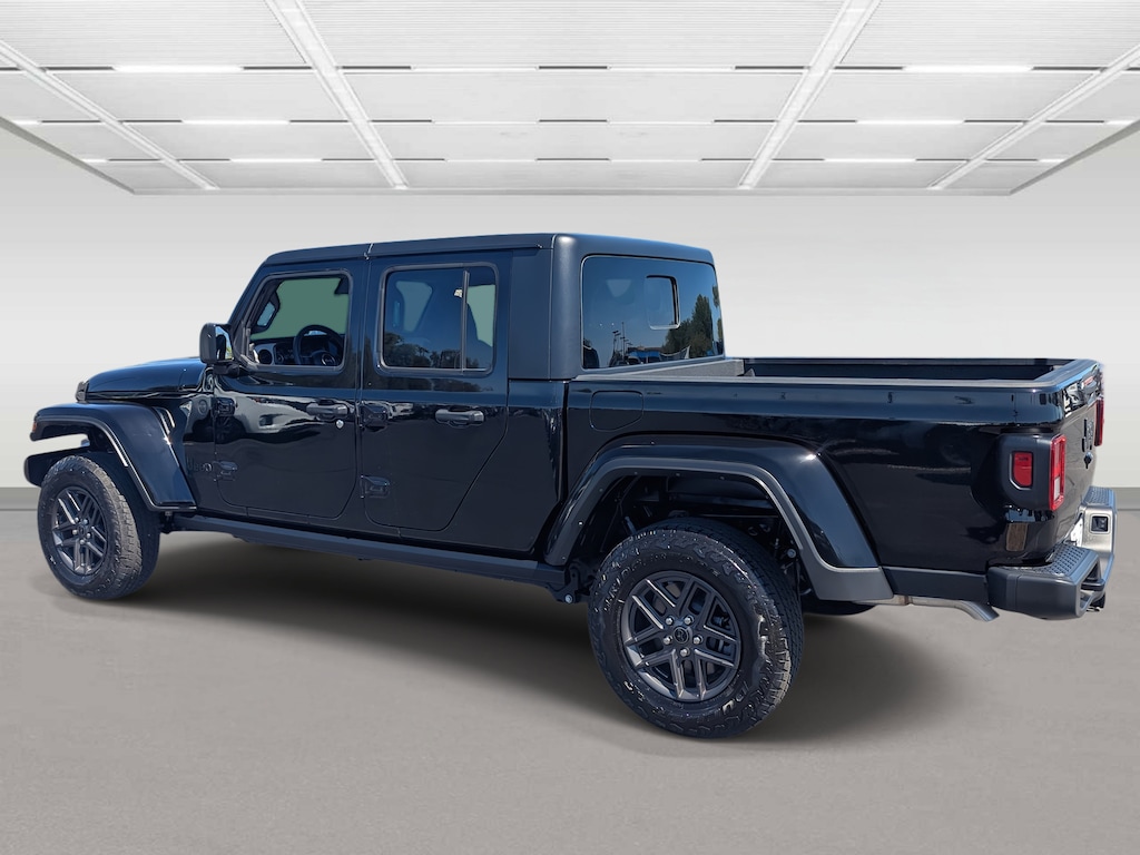 Used 2024 Jeep Gladiator Sport Truck Crew Cab