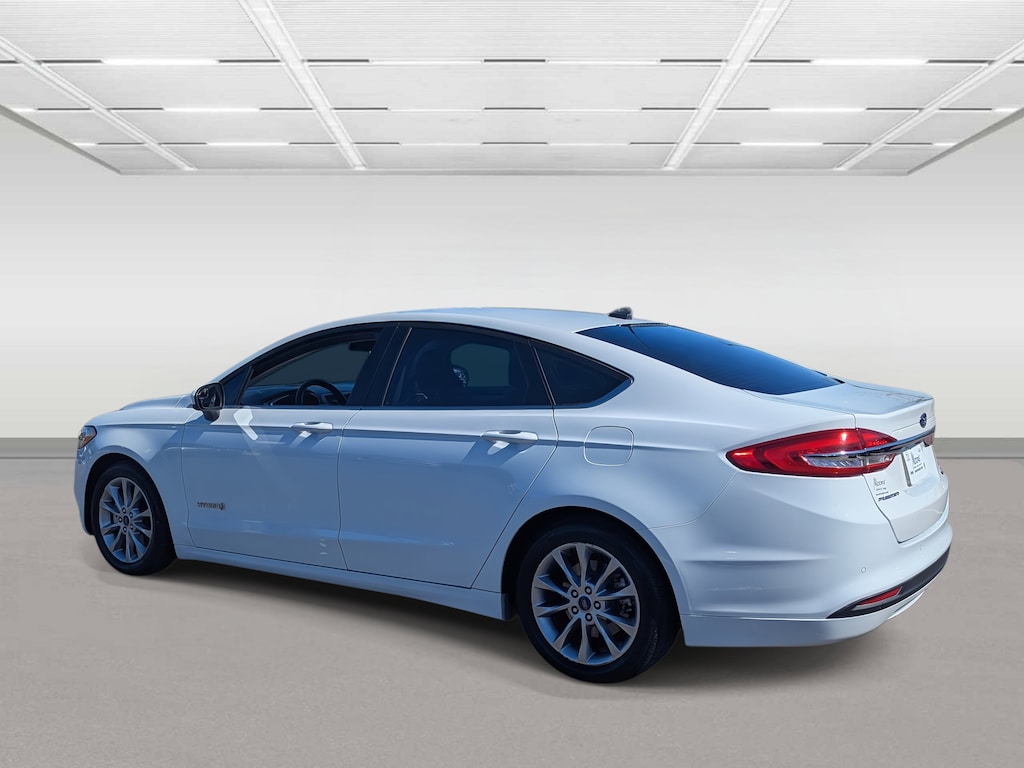 Used 2017 Ford Fusion Hybrid SE Sedan