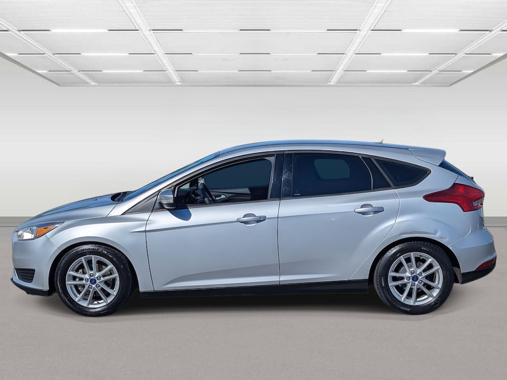 Used 2016 Ford Focus SE Hatchback