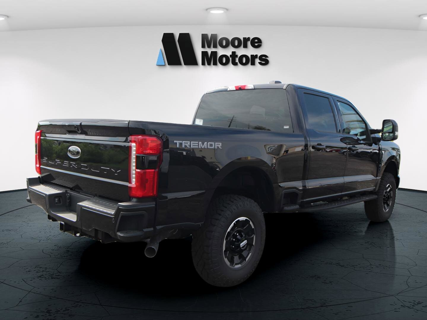 2025 Ford F-350 XLT photo 3