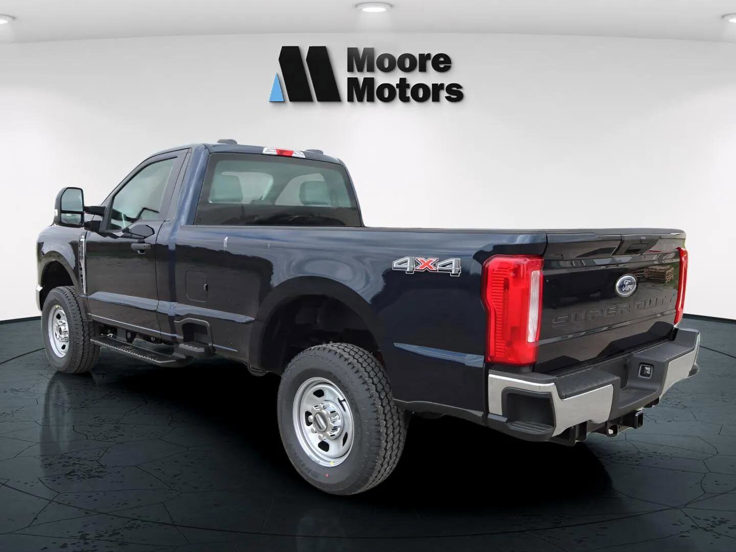 2025 Ford F-350 XL photo 4