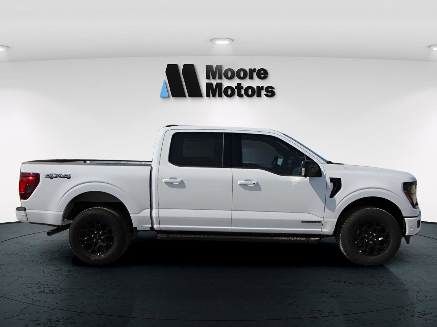 2025 Ford F-150 XLT photo 2