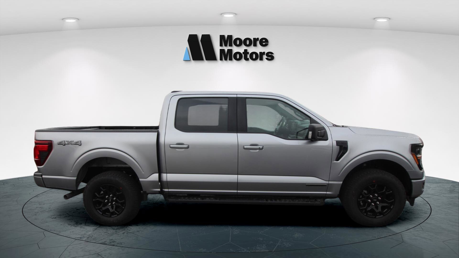 2025 Ford F-150 XLT photo 2