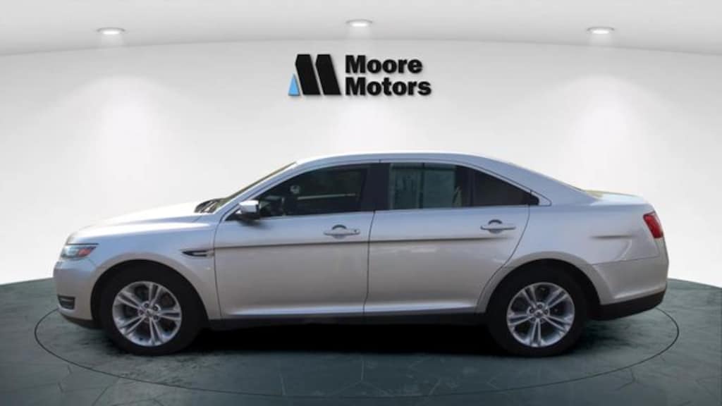 Used 2018 Ford Taurus SEL Sedan
