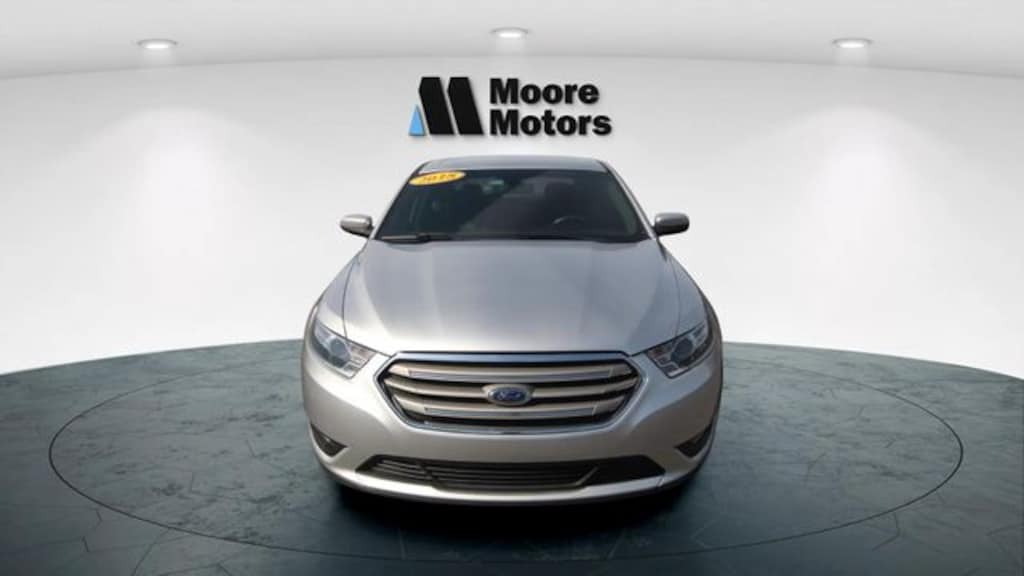 Used 2018 Ford Taurus SEL Sedan