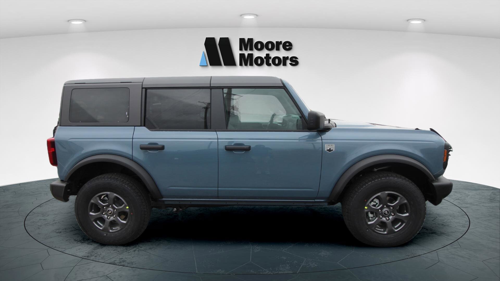 2025 Ford Bronco Big Bend photo 2