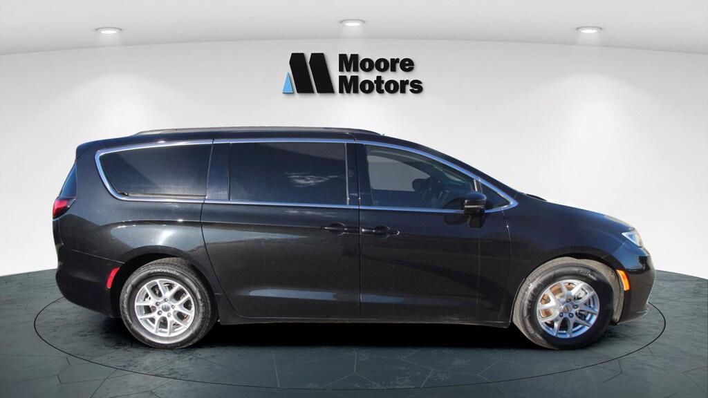 Used 2022 Chrysler Pacifica Touring L Van Passenger Van