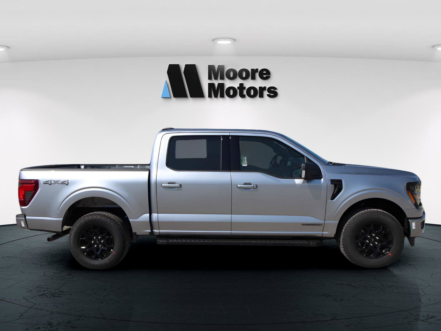 2025 Ford F-150 XLT photo 2