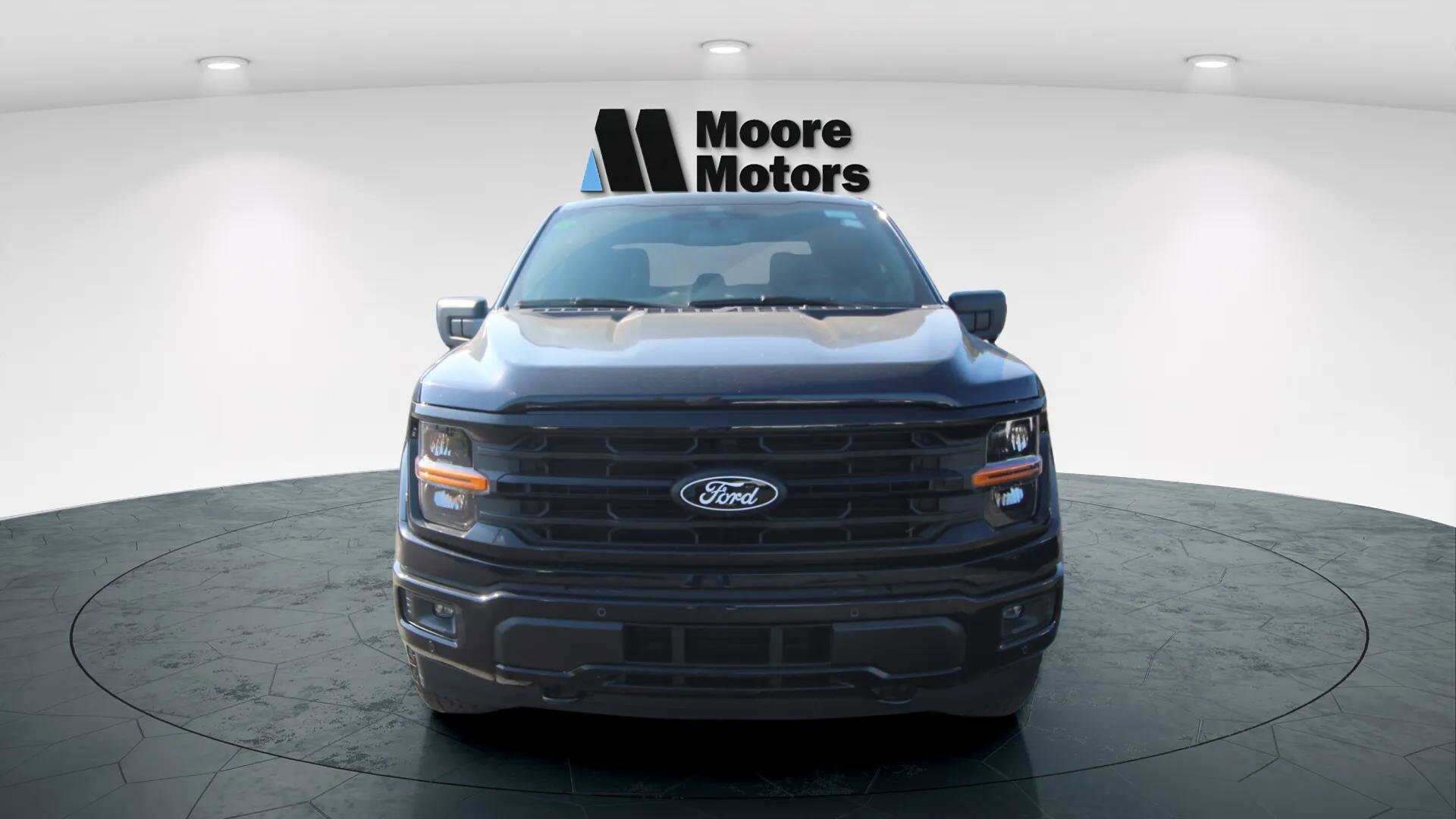 2025 Ford F-150 XLT photo 2